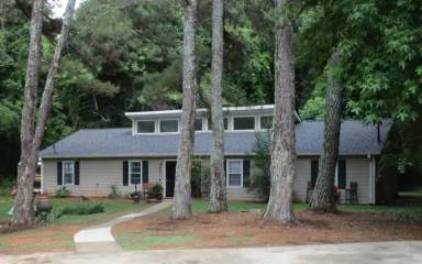 Main picture of 136 Ashmore Ct