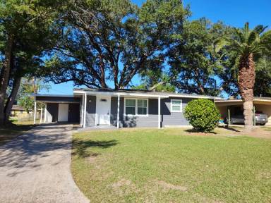 Main picture of 404 Camellia Ave