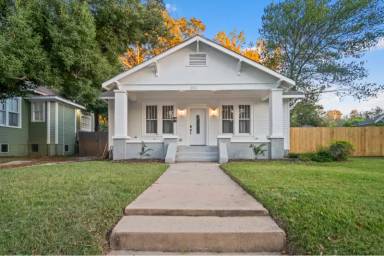 Main picture of 2015 Elliott St