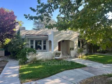 Main picture of 633 Donner Dr