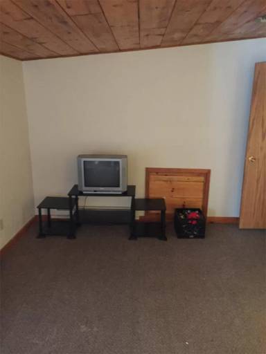 Main picture of 9667 E Elm Rd