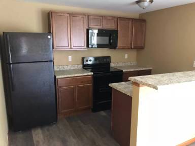 Main picture of 110 E Oak St