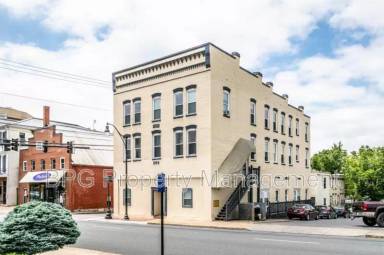 Main picture of 205 N Main St