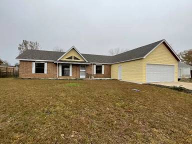 Main picture of 118 Clarence Ave