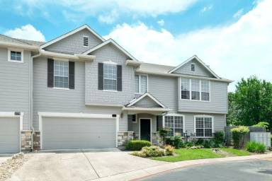 Main picture of Courtyard Homes At Cobblestone