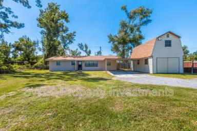 Main picture of 565 Parish Rd