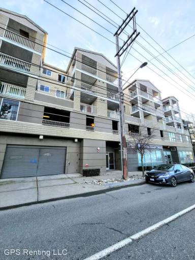 Main picture of 2530 15th Ave W