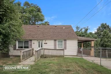 Main picture of 326 Auburn St