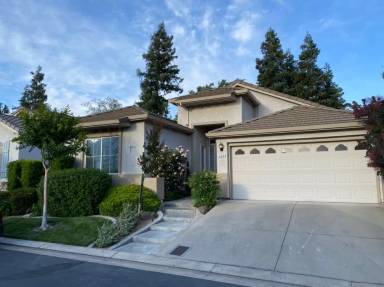 Main picture of 420 The Bluff