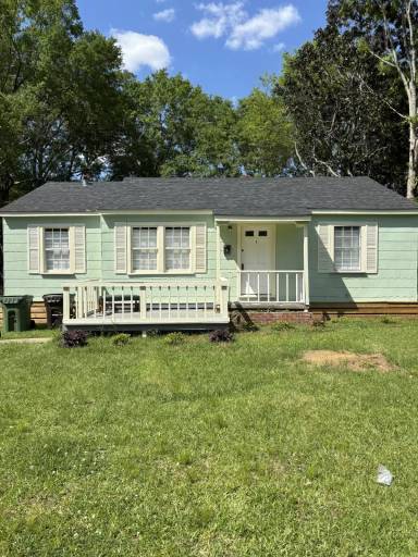 Main picture of 1719 1st Ter