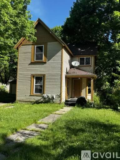 Main picture of 1212 Summit Ave