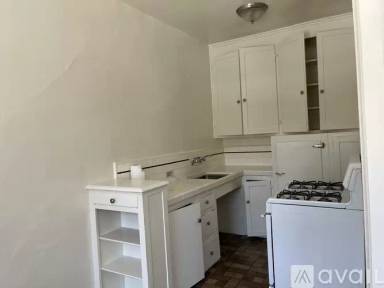 Main picture of 545 S Hobart Blvd