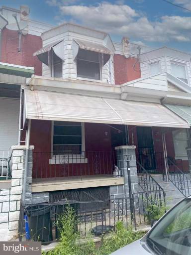 Main picture of 6035 Delancey St