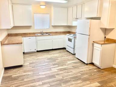 Main picture of 946 Cedar St