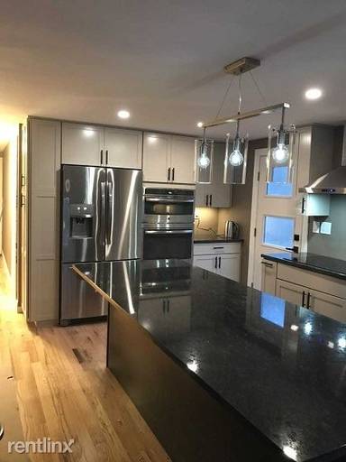 Main picture of 259 Housatonic St