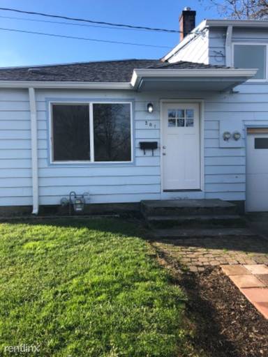 Main picture of 207 NW Adams Ave