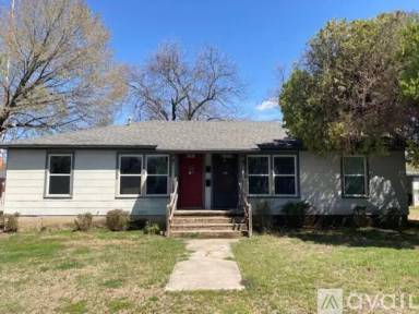 Main picture of 211 W Church St