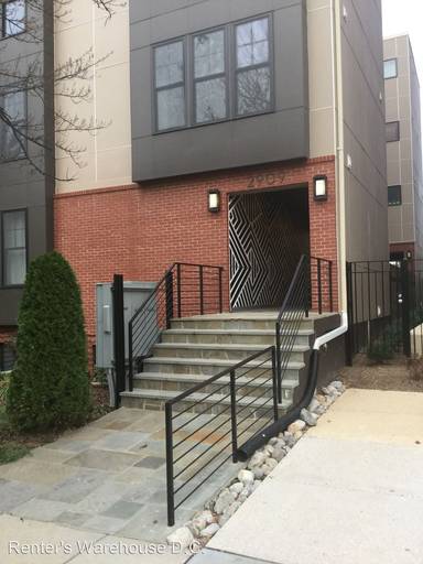 Main picture of 2909 17th St NE