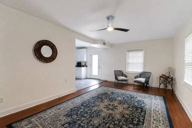 Main picture of 1106 Park Dr