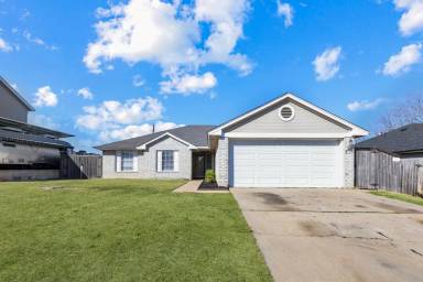 Main picture of 4915 Glennwood Dr