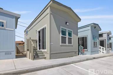 Main picture of 971 W Main St