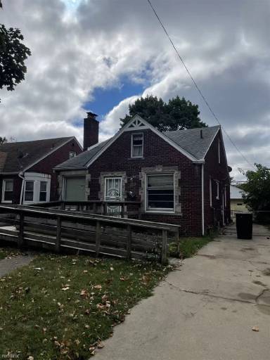 Main picture of 15000 Edmore Dr