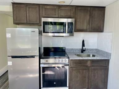 Main picture of 1975 County St