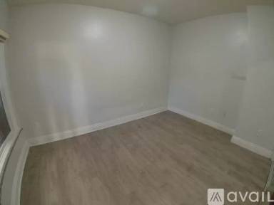 Main picture of 412 S Lake St