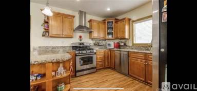 Main picture of 505 Alexander St