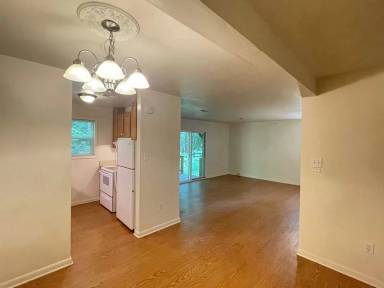 Main picture of 141 Albemarle Dr