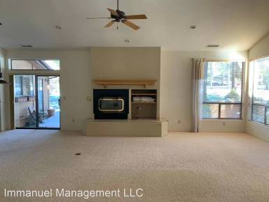 Main picture of 1740 N Doral Way