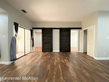 Main picture of 324 Toronto Ave