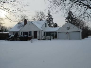 Main picture of 726 E Club Ln