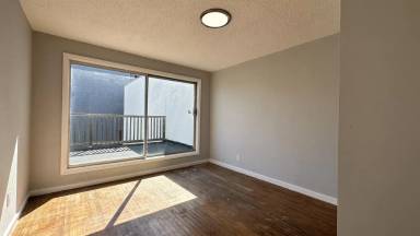 Main picture of 2934 Geneva Ave