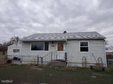 Main picture of 1688 38th Ave NE