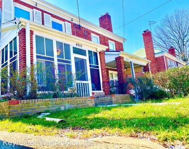Main picture of 4915 Central Ave NE