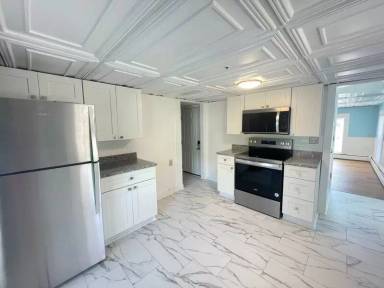 Main picture of 44 Main St