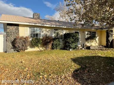 Main picture of 915 Mountain View Dr