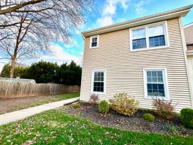 Main picture of 9 Canterbury Cir