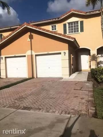 Main picture of 570 Saint Tropez Ln