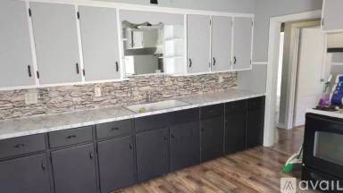 Main picture of 54 N Main St