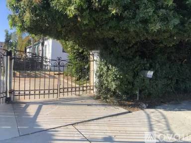 Main picture of 2135 E 22nd St