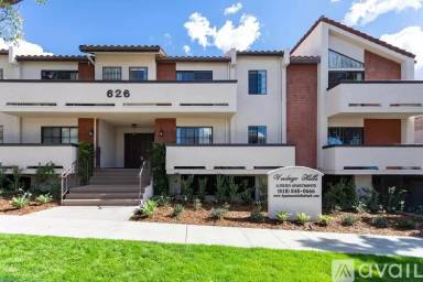 Main picture of 626 E Verdugo Ave