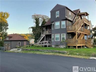 Main picture of 49 Golden Hill St