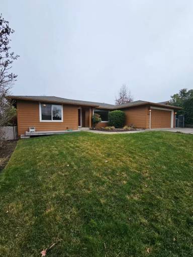 Main picture of 2949 Rosewood St