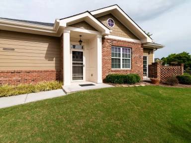 Main picture of 5352 Manor View Dr NW