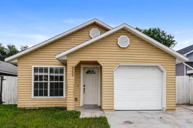 Main picture of 9599 Lupine Ave