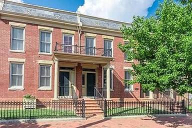 Main picture of 1618 W Cary St