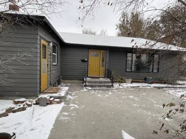 Main picture of 2300 4th Ave S