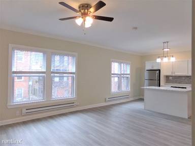 Main picture of 732 W Roscoe St